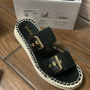 Qupid black sandals